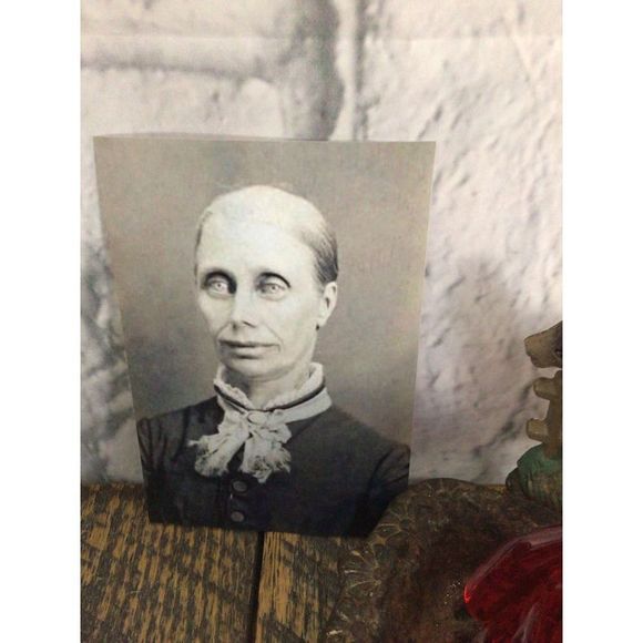 Creepy Reprint Photo of Antique Skeletal Looking Woman - Picture 1 of 10